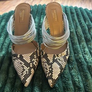 Aquazzura heels, made in Italy. Lightly worn. Few scuffs on sole of the shoe
